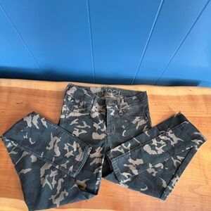 Camo Skinny Jeans - army green & brown